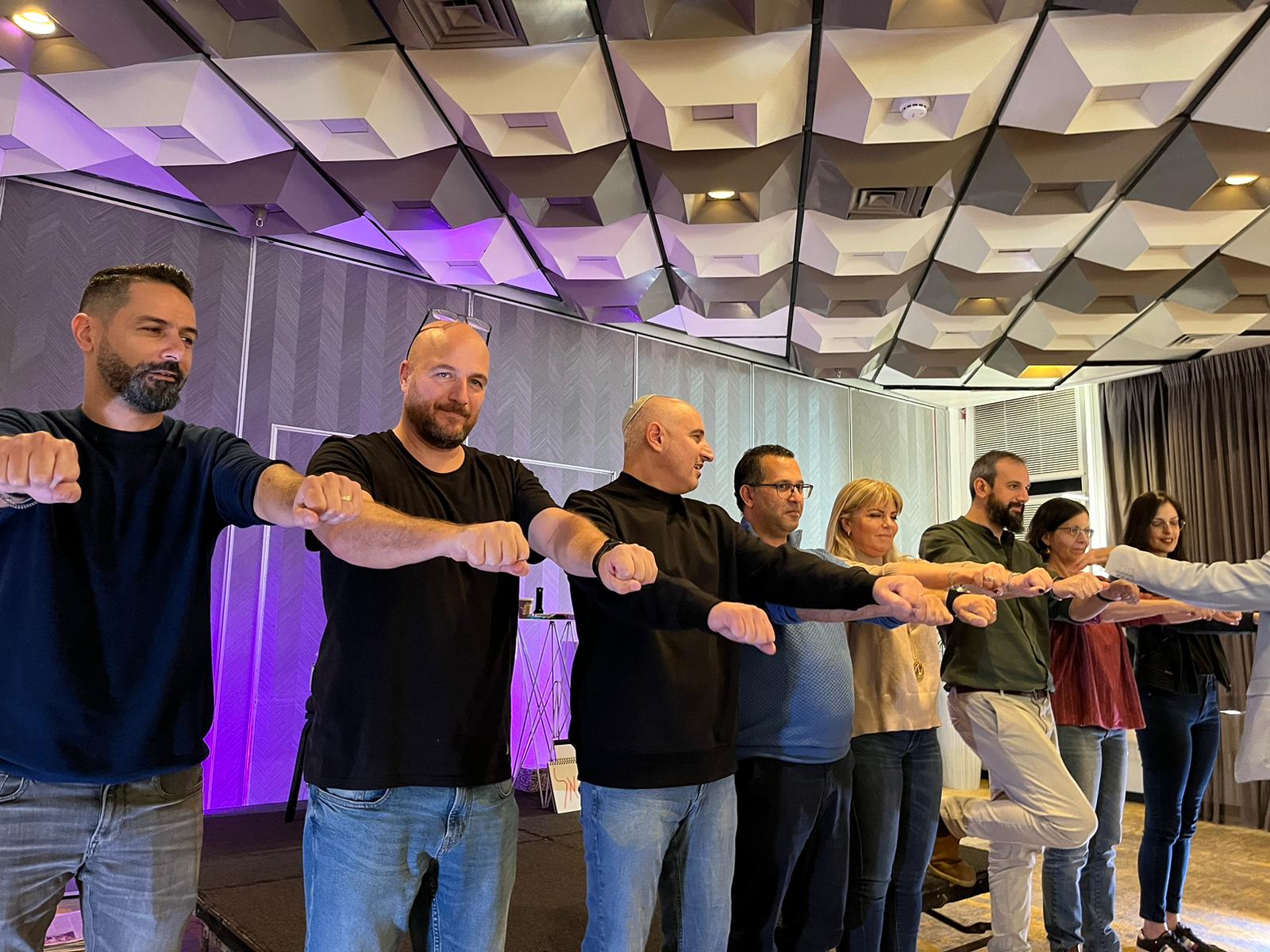 מופע אמן חושים לאירועים: מדריך לבחירה נכונה
