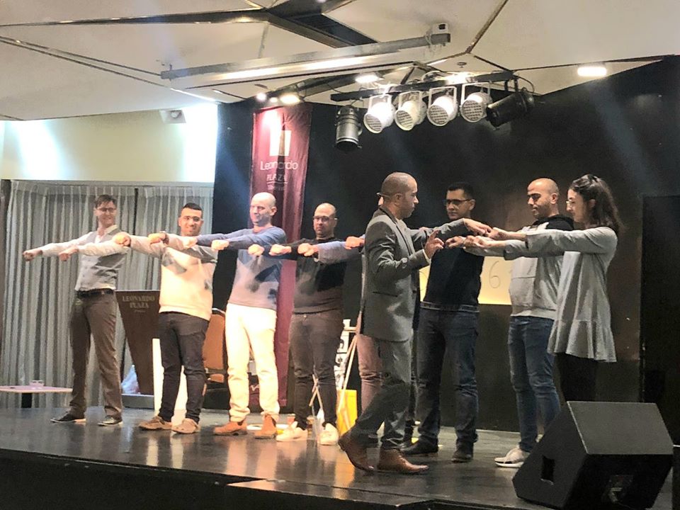 אמן חושים מפורסם: איך בוחרים נכון לאירוע שלכם?
