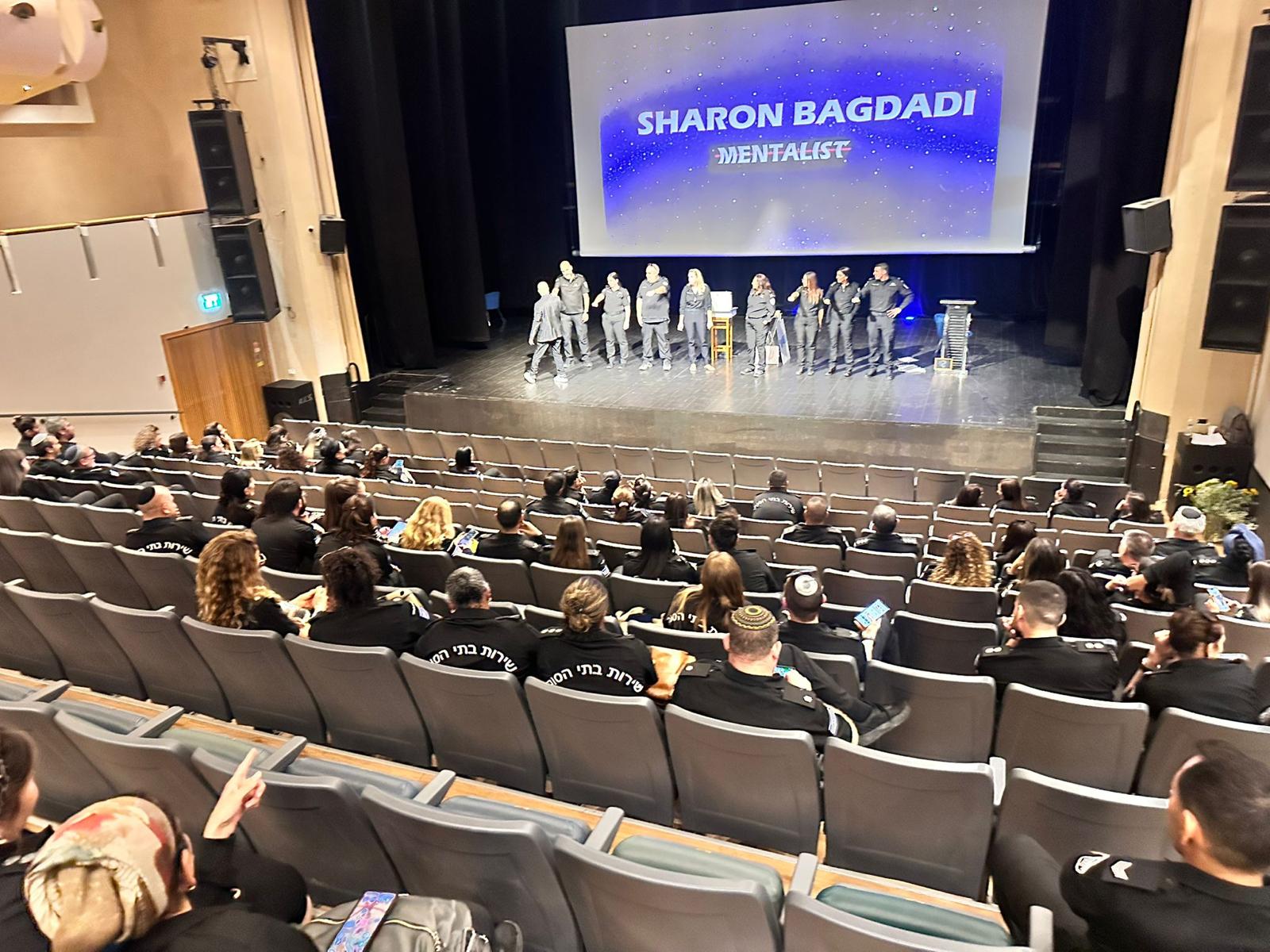 מה זה מנטליזם? ולמה אמן חושים הוא הבחירה הנכונה לכל קהל?