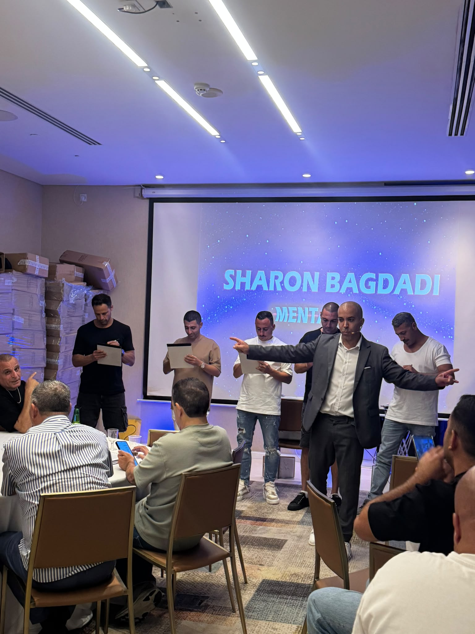 מופע אמן חושים למסיבת חנוכה - מה חשוב לדעת